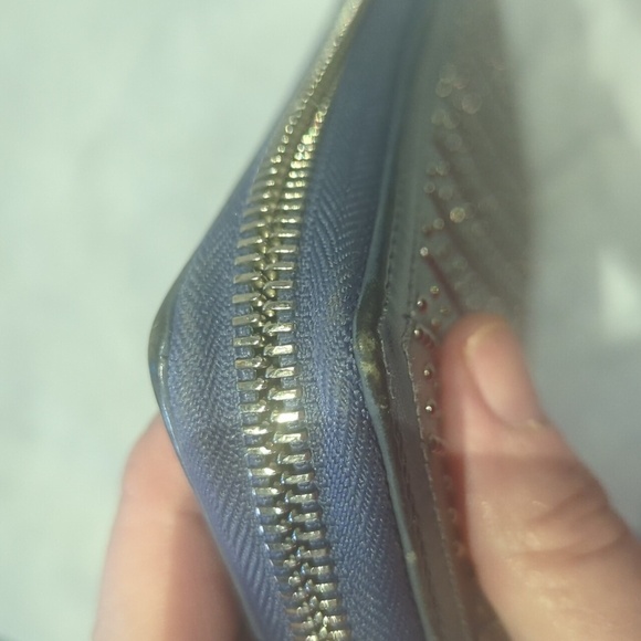 Authentic Gucci Guccissima Studded Wallet – Gunmetal Gray leather Patent - Picture 6 of 14